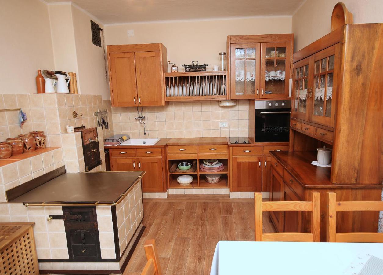 Ostir Holiday Home Cerknica Eksteriør bilde